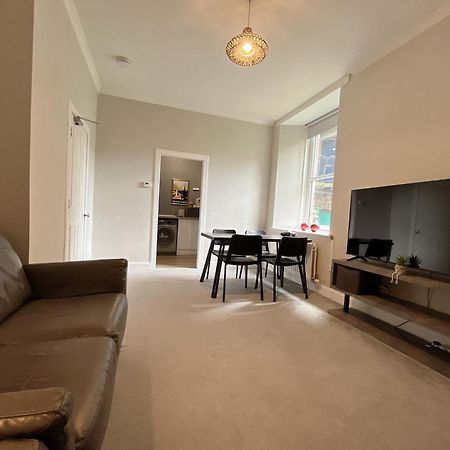 Two Bed Apartment Единбург Екстер'єр фото